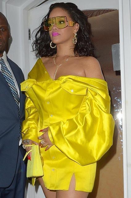 <b>Rihanna sarıya büründü - <span style="color:red;">FOTO </b>