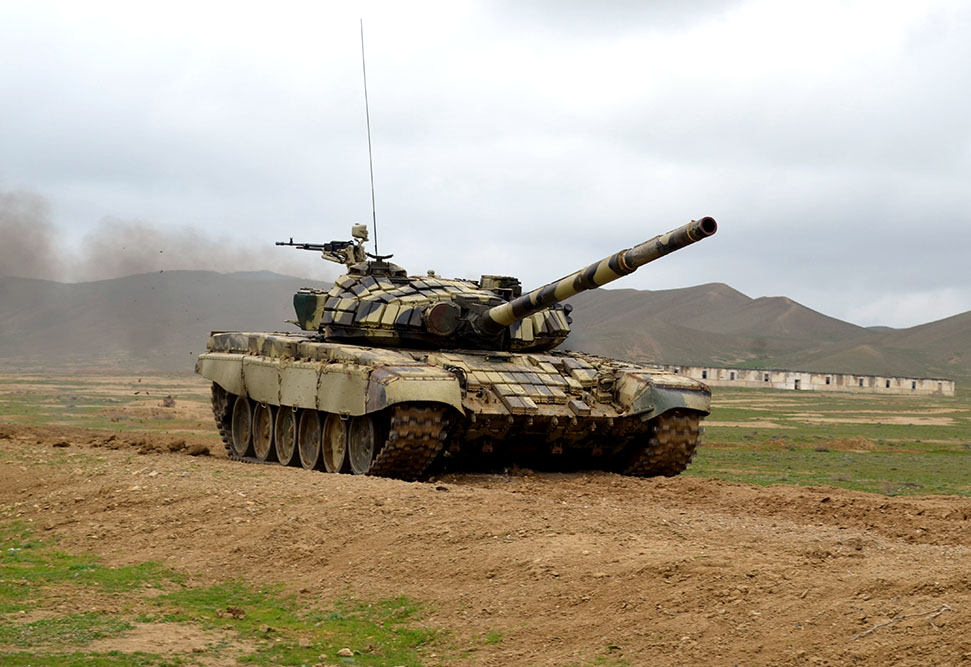 <b>“Ən yaxşı tank bölüyü” adı uğrunda yarış - <span style="color:red;">VİDEO </b>