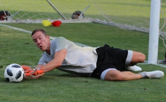 “Qarabağ” islandiyalı qapıçı ilə yollarını ayırdı