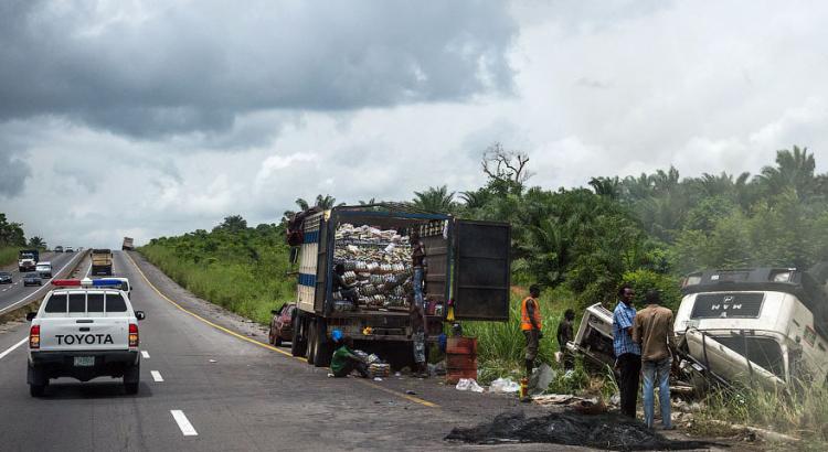 Avtobus qəzasında 19 nəfər öldü - Nigeriyada 