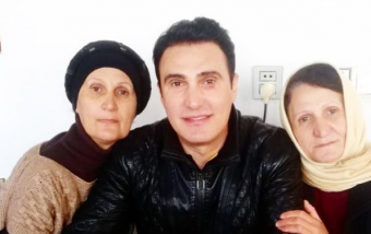 <b>Nadir Qafarzadə ilk dəfə bacılarının şəklini paylaşdı - <span style="color:red;">FOTO</b> 