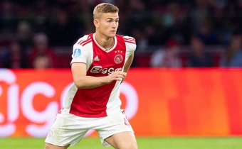 “Barselona” De Liqtlə bağlı “Ayaks”la razılıq əldə edib