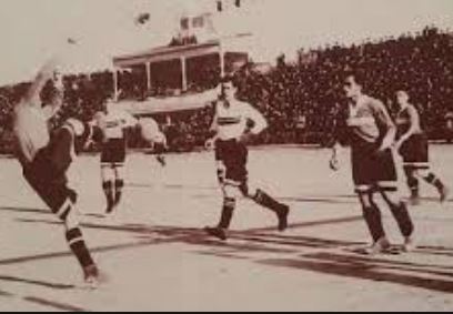 <b>1923-cü il: Bakının futbol komandaları - <span style="color:red;">FOTO </b>
