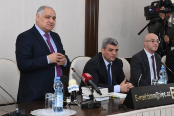 [b]Fazil Mustafanın YENİ KİTABLARLARININ təqdimatı oldu - FOTOLENT[/b]