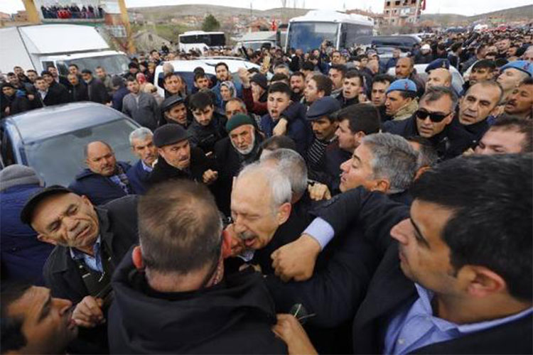 Ankarada Kamal Kılıçdaroğluna hücum edildi