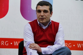 <b>Natiq Cəfərli: "Hər hansı böyük bir koalisiyada olmağımız mümkün deyil" - <span style="color:red;">MÜSAHİBƏ </b>