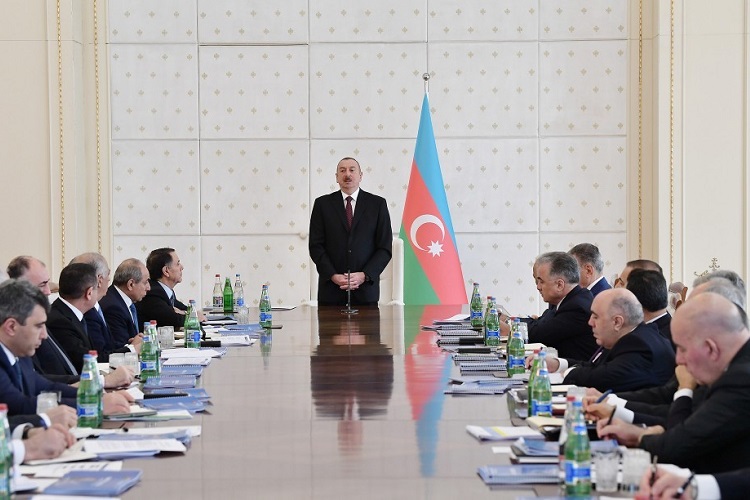[b]"İcra orqanlarının nümayəndələri daim vətəndaşların problemləri ilə məşğul olmalıdırlar” - Prezident[/b]