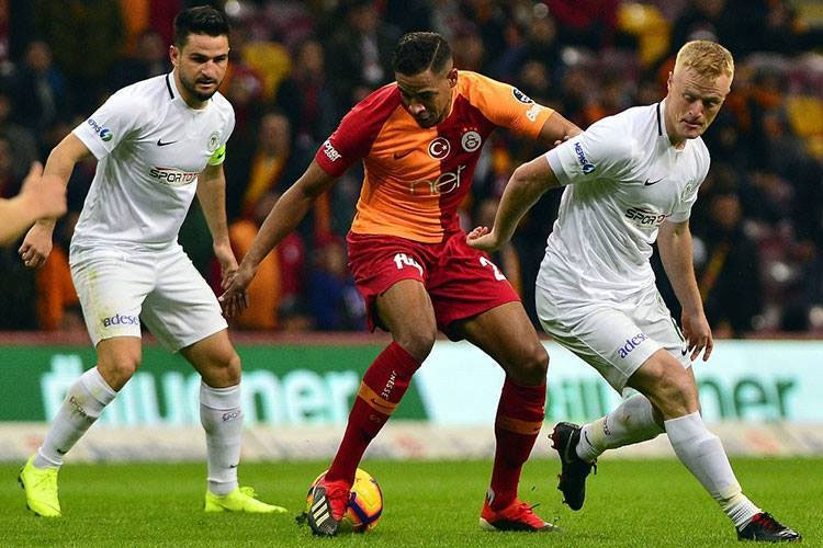 “Qalatasaray” liderə çatmaq imkanından yararlanmadı