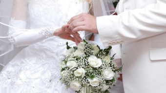 <b>İş adamı ilə nişanlanan müğənnimizin <span style="color:red;">TOYU TƏXİRƏ DÜŞDÜ : "...olmayacaq"</b>