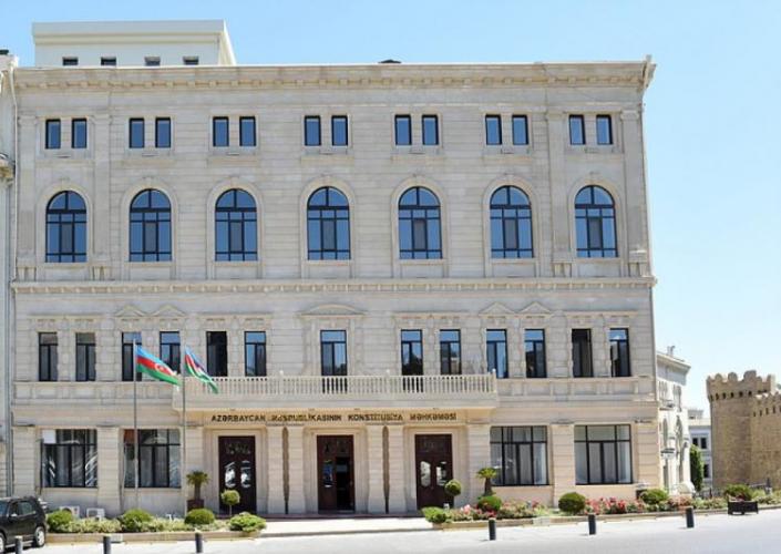 Zamin borclu ilə birlikdə kreditor qarşısında tam məsuliyyət daşıyır