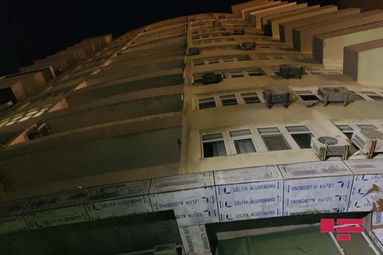 Bakıda gənc qız özünü 6-cı mərtəbədən yerə atıb, vəziyyəti ağırdır - <span style="color:red;">FOTO 