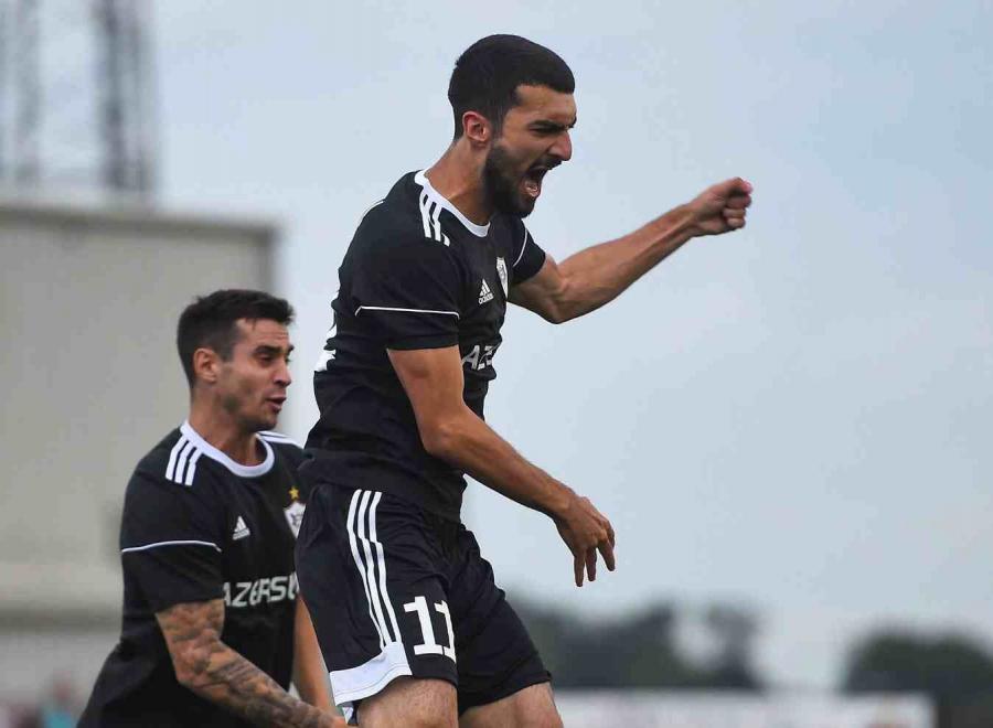 Mahirə xaricdən daha bir təklif