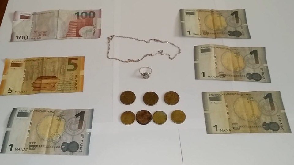 Qohumlarının evindən oğurluq etdi