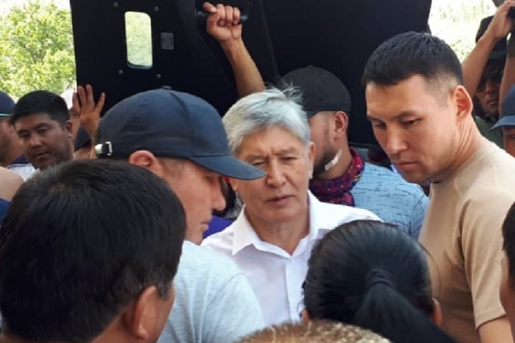 Qırğızıstan DİN-dən eks-prezidentin saxlanılması barədə rəsmi açıqlama: Məcburi qaydada saxlanılıb