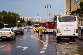 Paytaxtda sıxlıq və tıxaca səbəb olan süni amillər aradan qaldırılıb