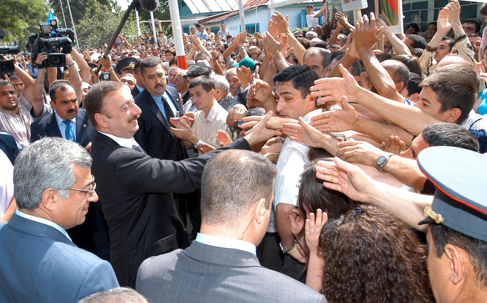 Dövlət siyasətinin ana xətti: İnsan amili, vətəndaş rifahı - TƏHLİL