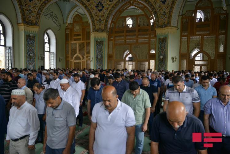 Qurban bayramı ilə əlaqədar məscidlərimizdə bayram namazı qılınıb - YENİLƏNİB - FOTOLENT