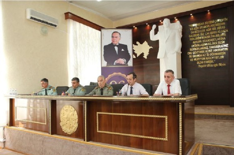 Əhalinin siyahıya alınması ilə bağlı müşavirə keçirilib