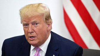 Tramp “saxta media”nı ABŞ iqtisadiyyatına xələl gətirməkdə günahlandırıb