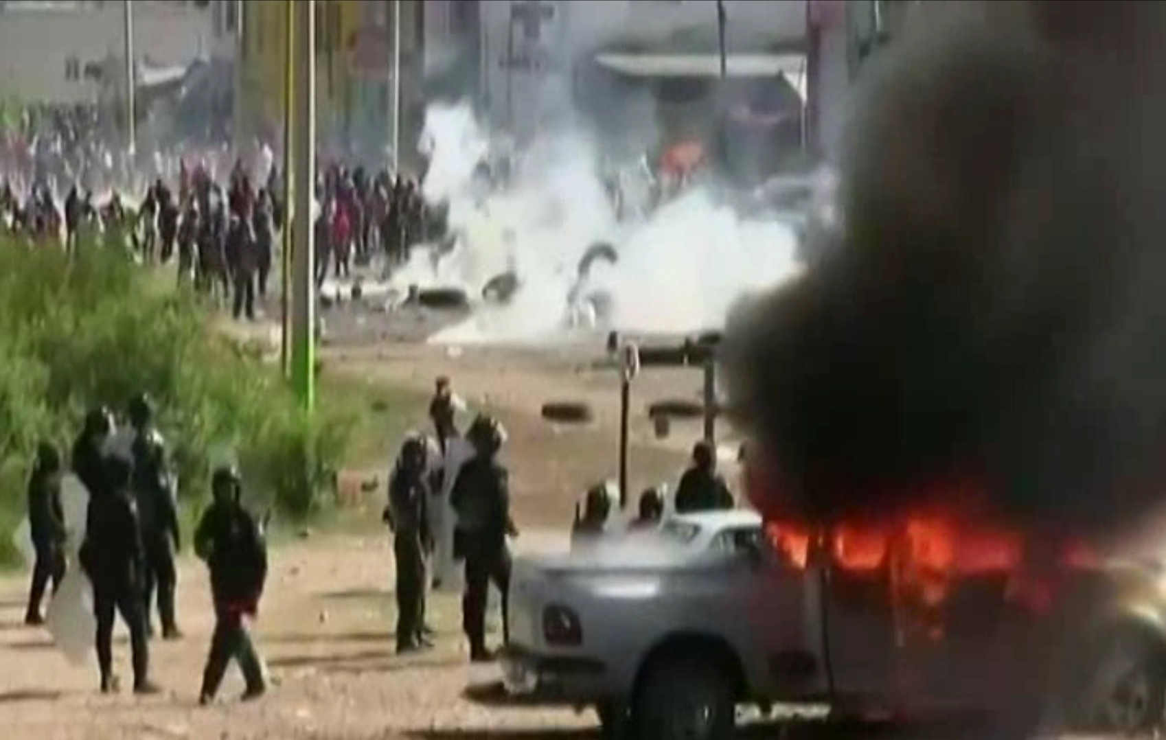 Mexikonun mərkəzində 30-dan çox iğtişaşçı və polis yaralanıb