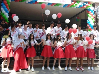 İki sinfin bütün məzunları tələbə oldu - <span style="color:red;">BAKIDA 