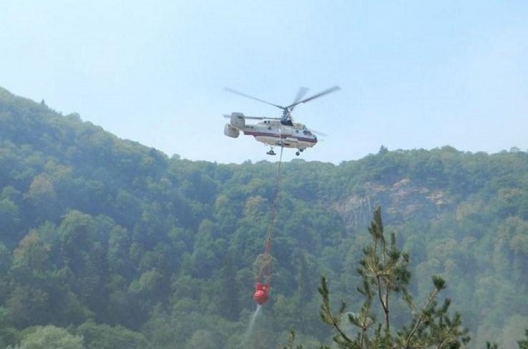 Hirkan Milli Parkında yanğının söndürülməsinə iki helikopter cəlb edilib - YENİLƏNİB-2 - VİDEO