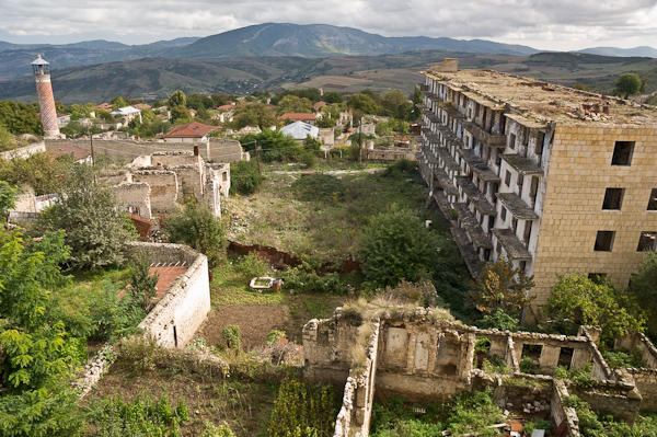 "Paşinyan daxili, regional və beynəlxalq siyasəti bilməyən adamdır" - MÖVQE