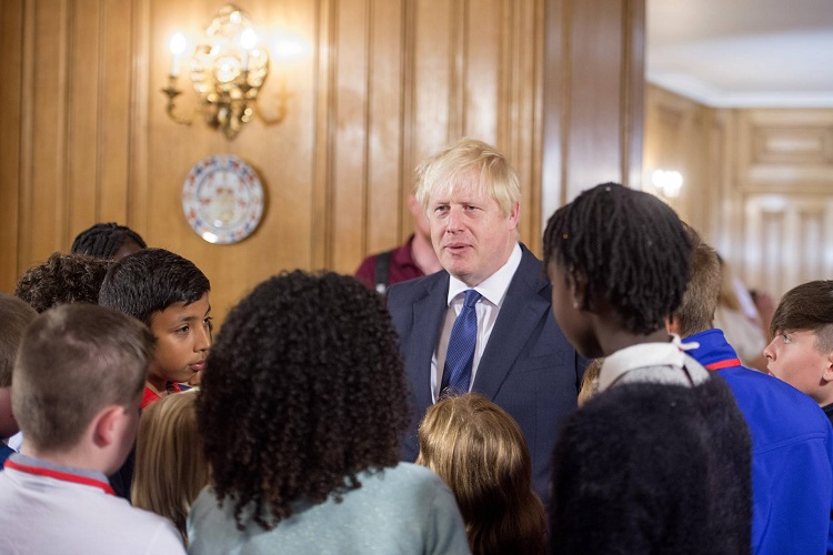 Boris Conson bir vaxtlar rok-ulduz və ya böyük mağazaların sahibi olmağı arzulayıb