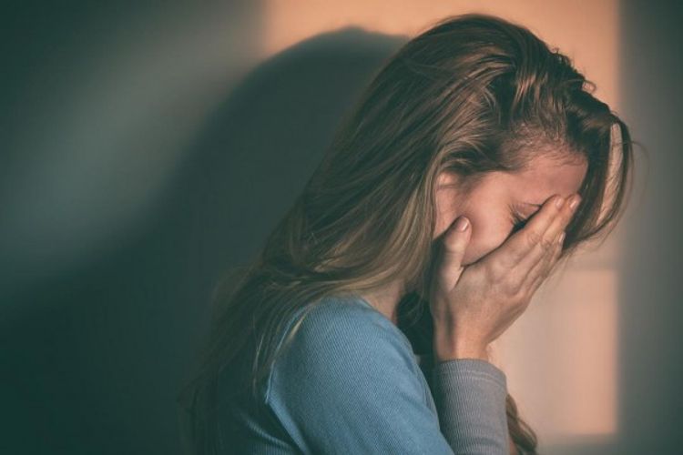 Bakıda tələbə qızı öldürməklə hədələdilər