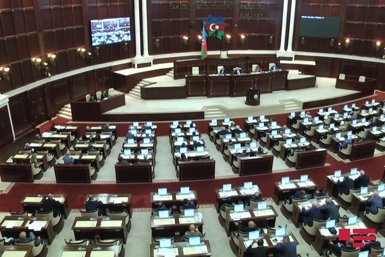 Milli Məclisin növbəti plenar iclası başlayıb