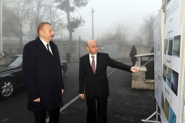 Prezident Şamaxıda zəlzələdən ziyan çəkmiş ailələr üçün tikilmiş binalardakı şəraitlə tanış olub