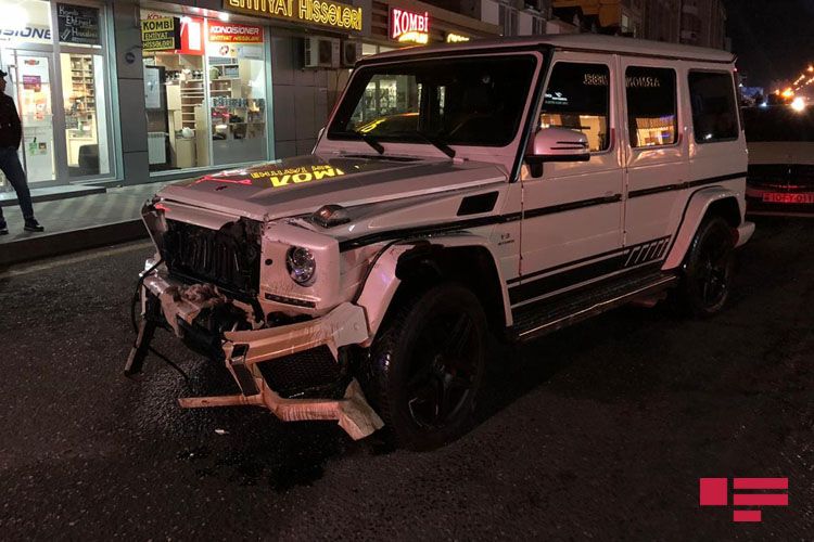 Bakıda "Gelandewagen" üç avtomobili əzdi - FOTO
