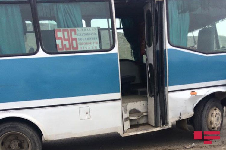 "Sədərək" Ticarət Mərkəzində avtobus və minik avtomobili toqquşdu: 2 yaralı - FOTO