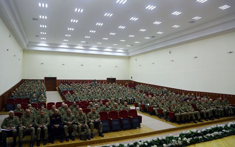 Azərbaycan Ordusunun komandir heyəti toplandı