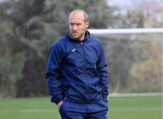 "Milli komandanın oyunçularının səviyyəsi çox aşağı düşüb" - Samir Abasov