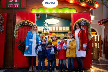 Ulduz şokolad fabriki “Soyuq əllər, isti ürək” yarmarkasında iştirak edir