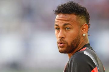Neymar "Barselona"nı yenidən məhkəməyə verdi