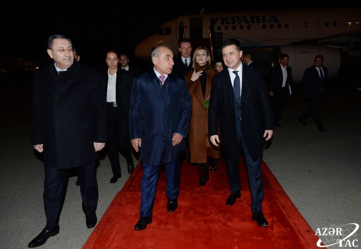 Ukrayna Prezidenti Azərbaycana rəsmi səfərə gəldi
