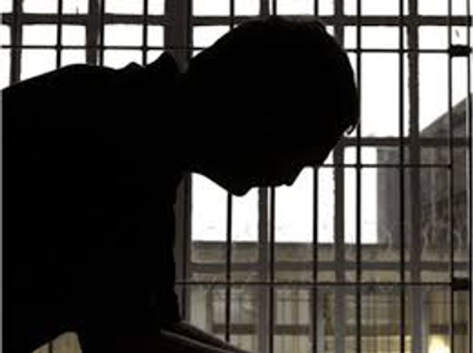 Polisi öldürən kişi intihara cəhd etdi