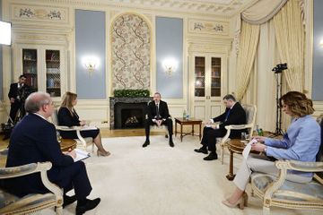 İlham Əliyev yerli jurnalistlərə müsahibə verib - YENİLƏNİB