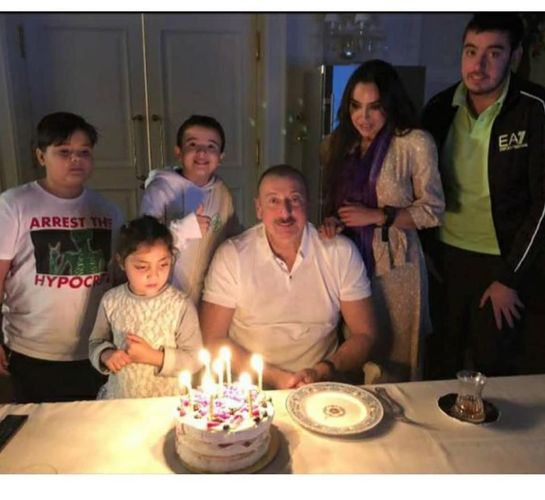 Leyla Əliyeva Prezident İlham Əliyevi təbrik etdi: "Prezidentimizə və bütün Azərbaycan xalqına Allahdan cansağlığı diləyirəm"