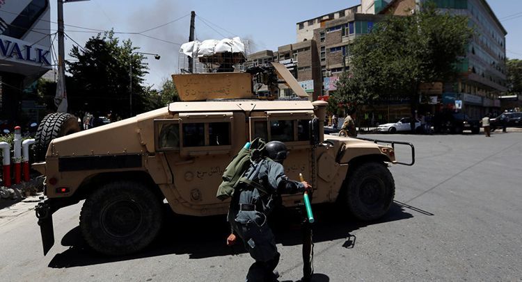 "Taliban" polis avtomobilinə hücum etdi: 1 zabit ölüb, digəri yaralanıb