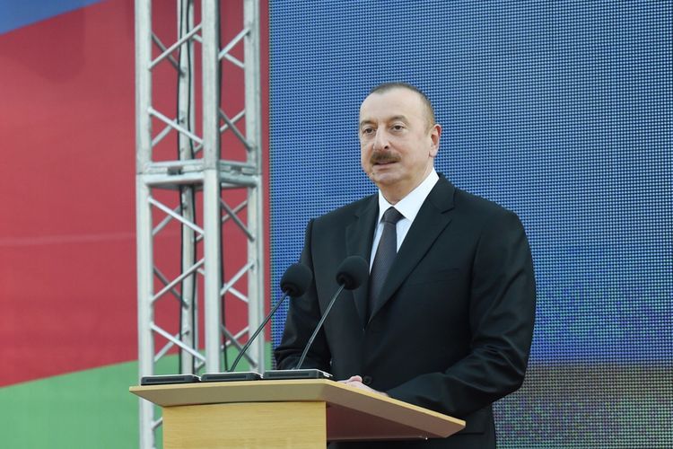 İlham Əliyev Bakı-Quba-Rusiya yolunun tikintisi ilə tanış oldu