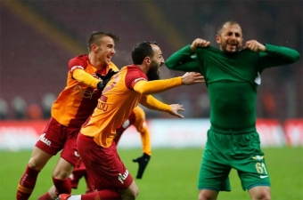 "Qalatasaray"dan çətin qələbə