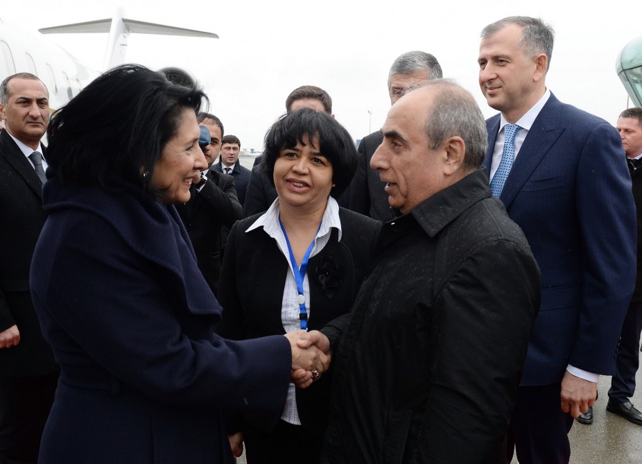 <b>Gürcüstan prezidenti Bakıda - <span style="color:red;">FOTO </b>