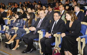 [b]Leyla Əliyeva “Balaca şahzadə” tamaşasında - FOTO[/b]