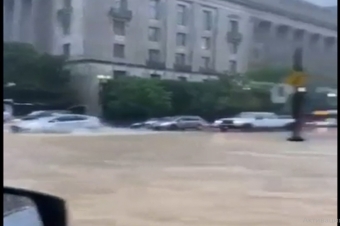 Vaşinqtonda metro və Ağ Evi sel suları basıb