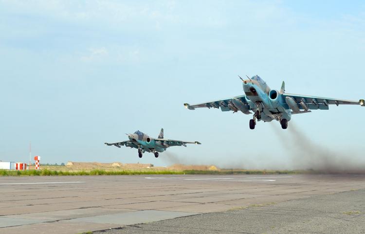 "Su-25" hücum təyyarələrimiz <span style="color:red;">HAVA ZƏRBƏLƏRİ ENDİRDİ  - FOTO - VİDEO