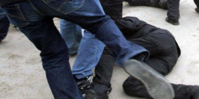 41 yaşlı kişini 5 nəfər döydü: təcili xəstəxanaya çatdırılıb