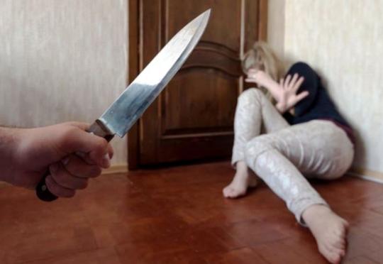 Oteldə 21 yaşlı qıza 11 bıçaq zərbəsi vurana HÖKM OXUNDU